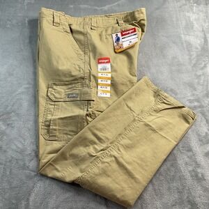 Wrangler Men's Size 42x32 Relaxed Fit Cargo Pants Khaki Stretch 5 Star Heritage